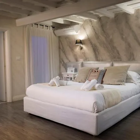 Delsi Pantheon Affittacamere 2*